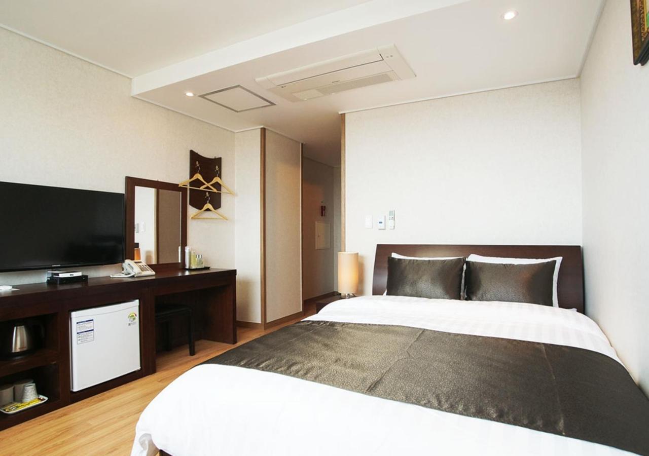 Iris Hotel Seogwipo Exterior foto